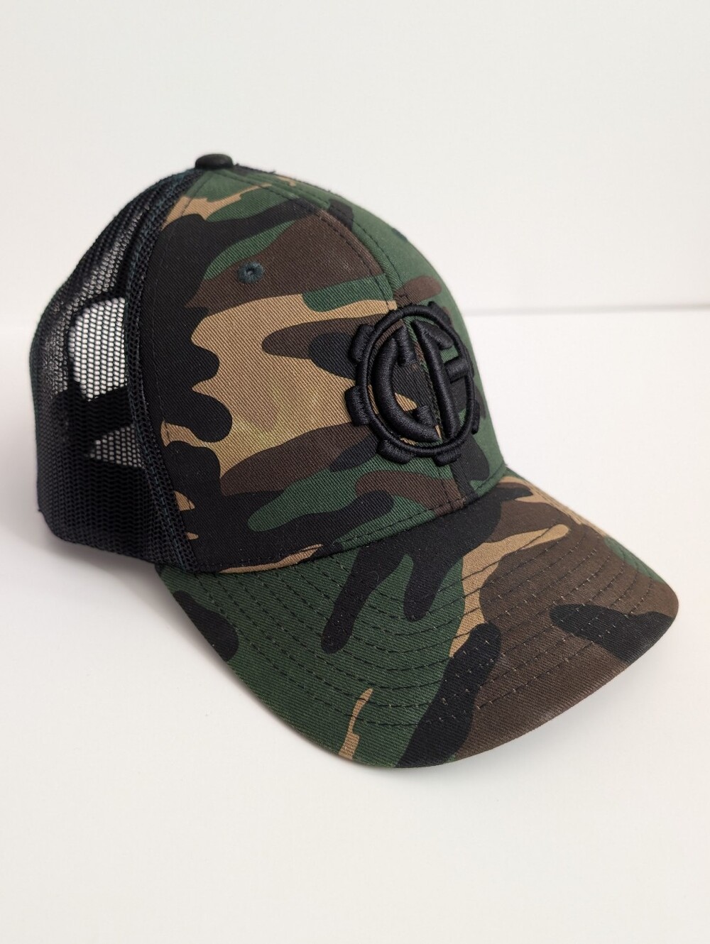 Camouflage Mesh Back Baseball Cap Hat with Embroidered Logo